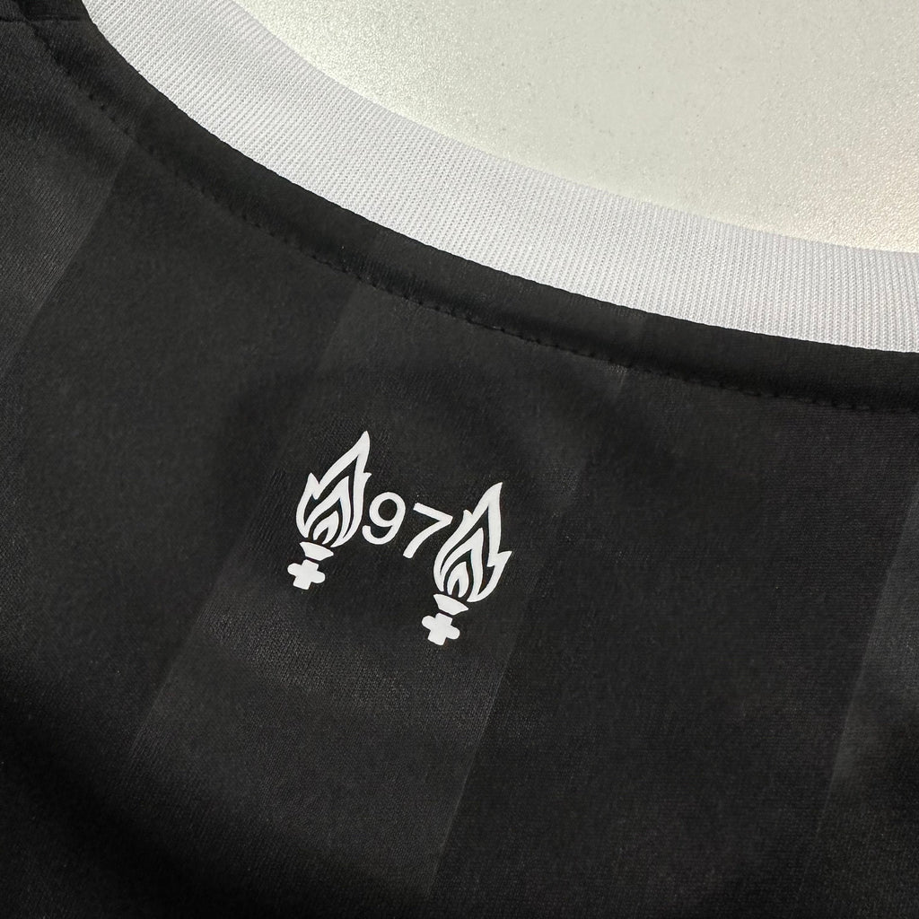 Liverpool Retro Kit – Black & White Edition