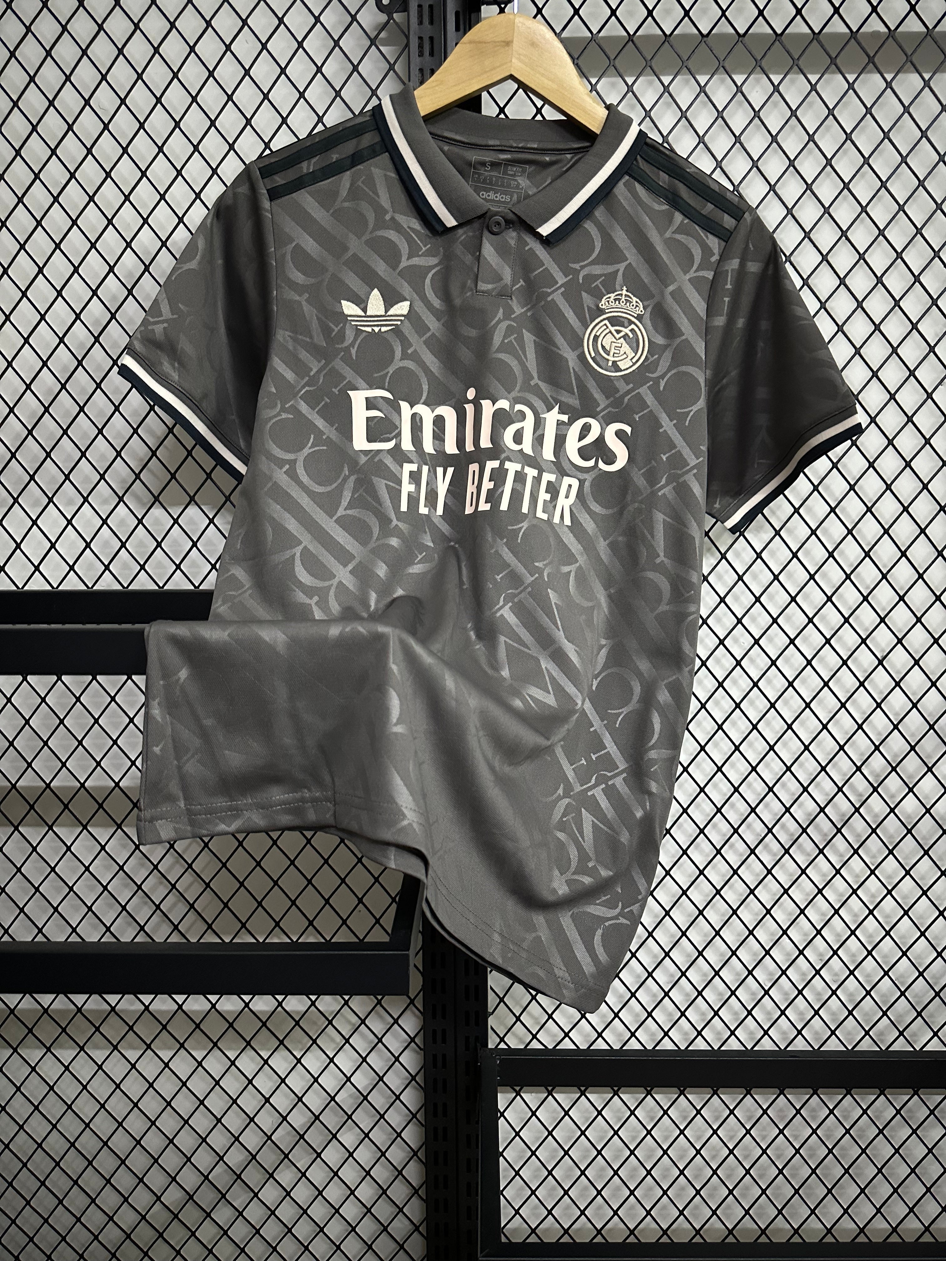 Real Madrid Retro Kit – Grey Heritage Edition