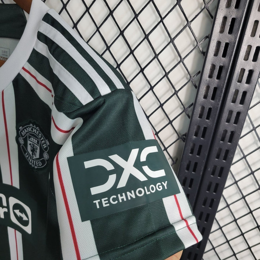 Manchester United 2024/25 Away Jersey – Green Stripe Edition