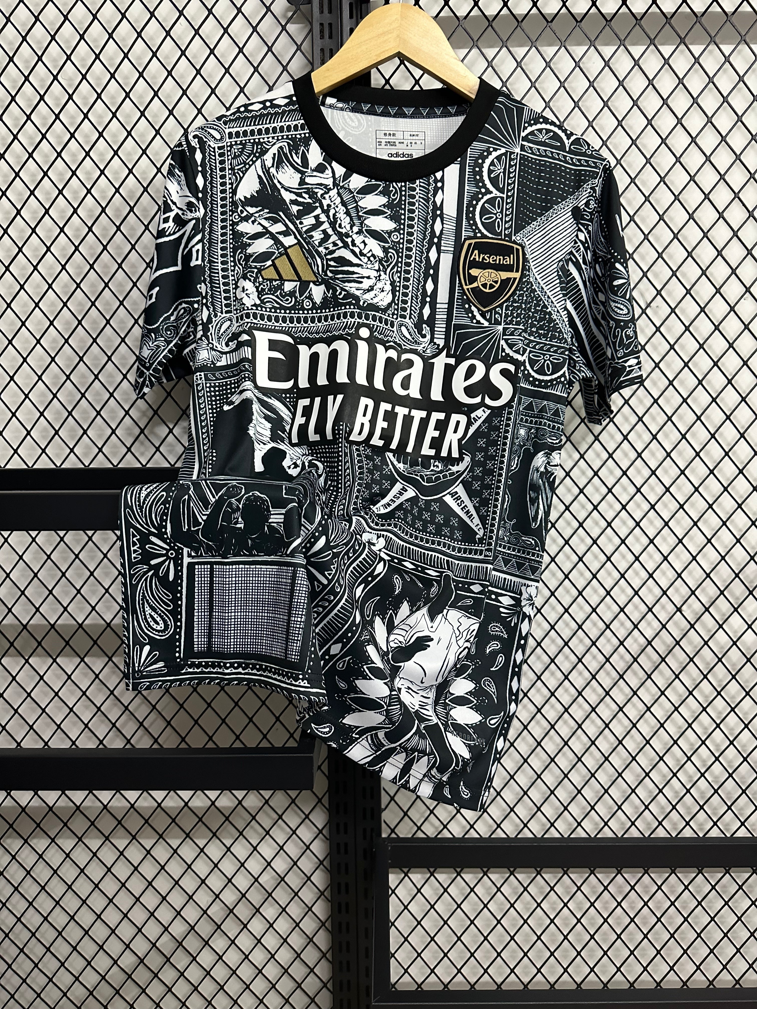 Arsenal Special Edition – Black & White Graphic Jersey